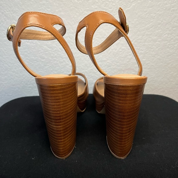 Cognac Steve Madden Platform Heels. - Picture 2 of 3